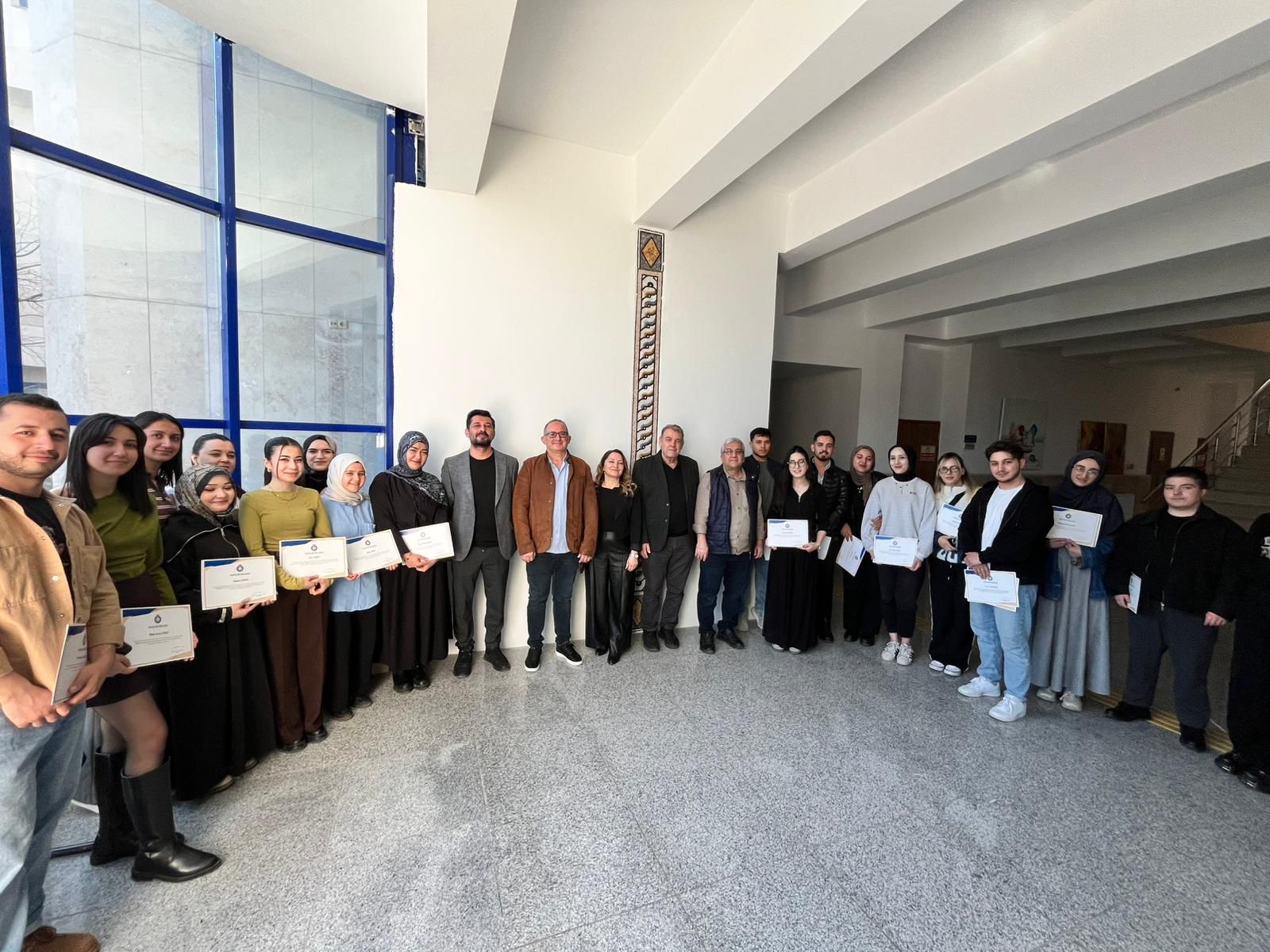 Resim Bölümü Mozaik Dersi Kapsamında Hazırlanan Çalışmalar İçin Belge Takdimi Gerçekleştirildi.